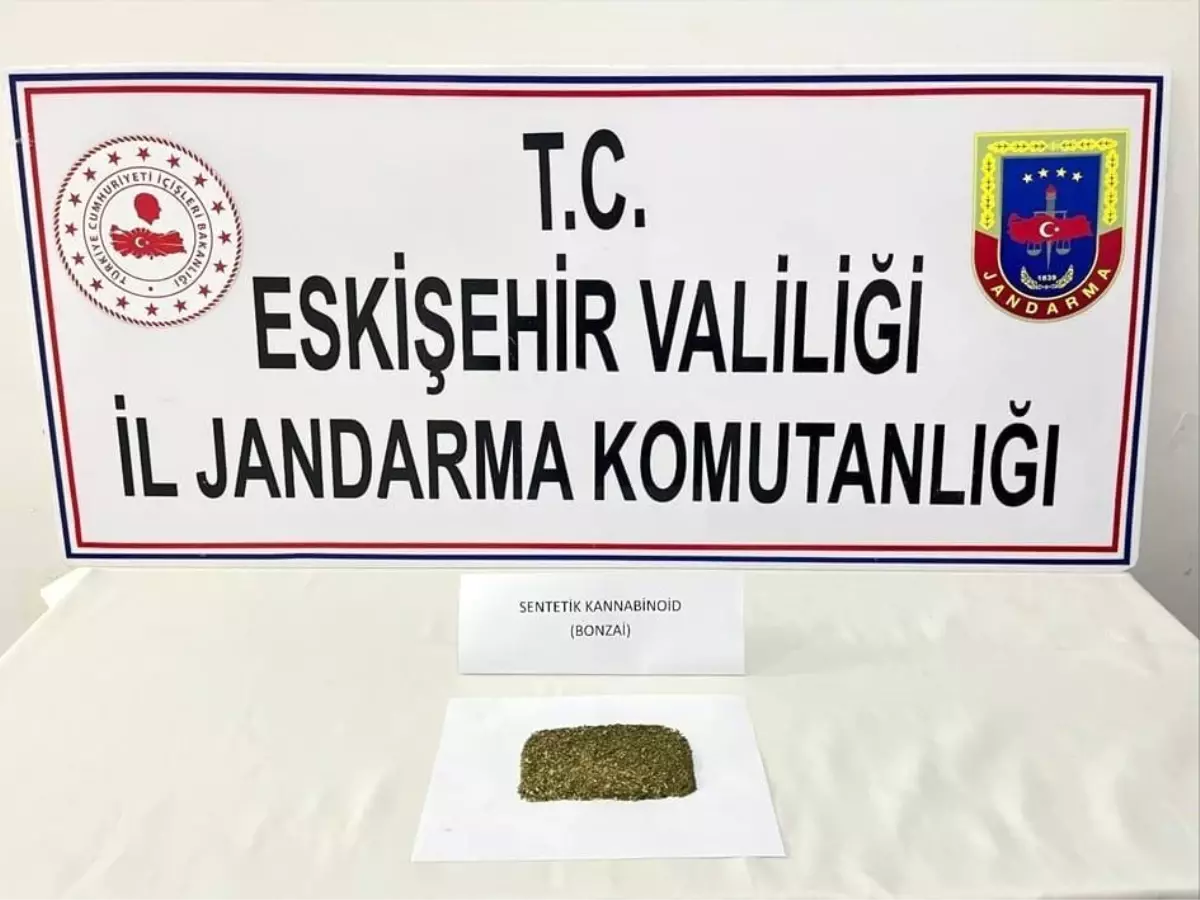 Eskişehir\'de Uyuşturucu Taşınırken Yakalandı