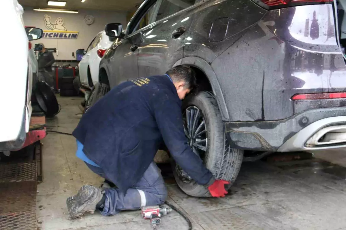 Sivas\'ta 1 Mayıs\'ta Çalışan Esnaf