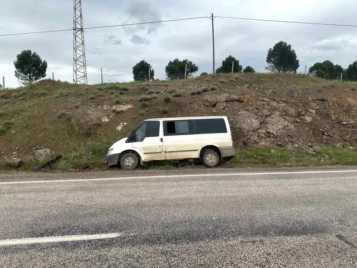 Adıyaman\'da Minibüs Kazası: 3 Yaralı
