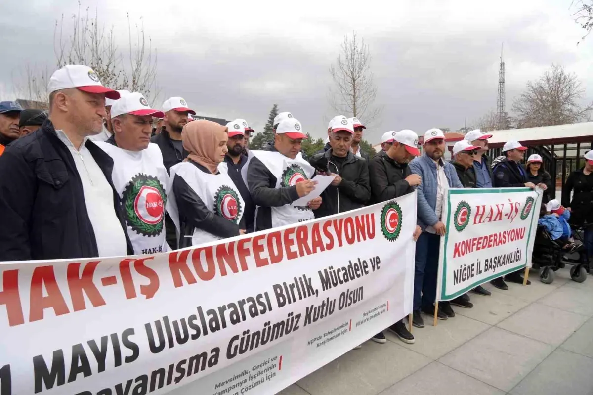 1 Mayıs\'ta Emeğin Kutsallığı Vurgulandı