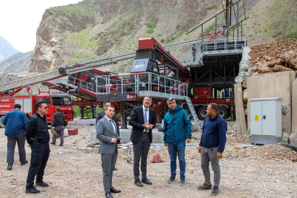 Hakkari\'de Mobil Konkasör Tesisi Kuruluyor