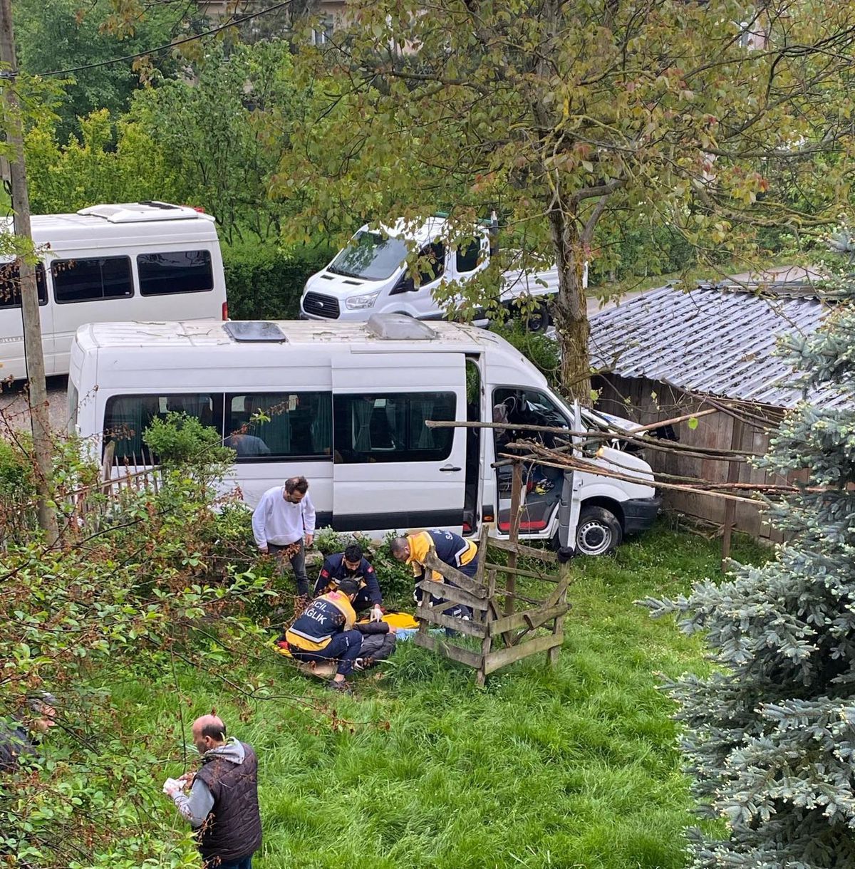 Düzce\'de İşçi Minibüsü Kaza Yaptı: 8 Yaralı