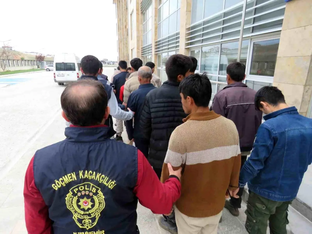 Kırşehir\'de 18 Düzensiz Göçmen Yakalandı