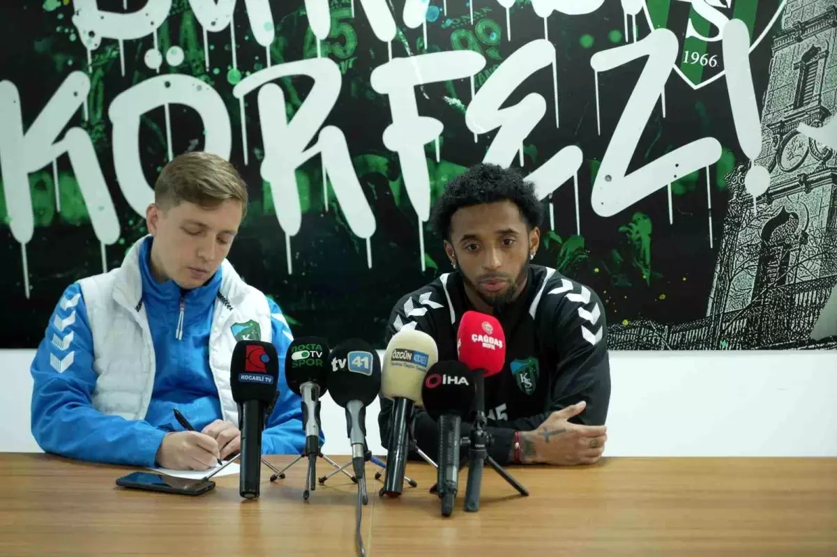 Ryan Mendes Sözleşmesini Uzattı