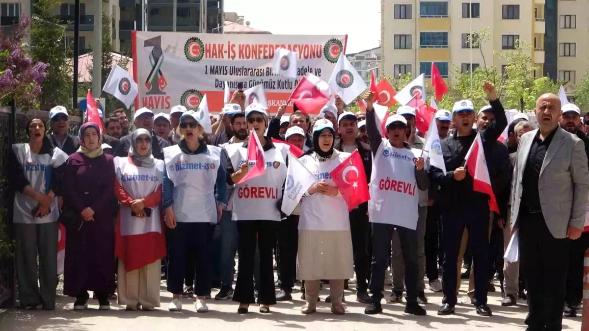 İşten Çıkarılan İşçiler 1 Mayıs\'ı Buruk Kutladı