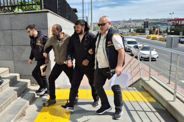 Yardım için gittiği evdeki 14 yaşındaki çocuk boğazını kesti