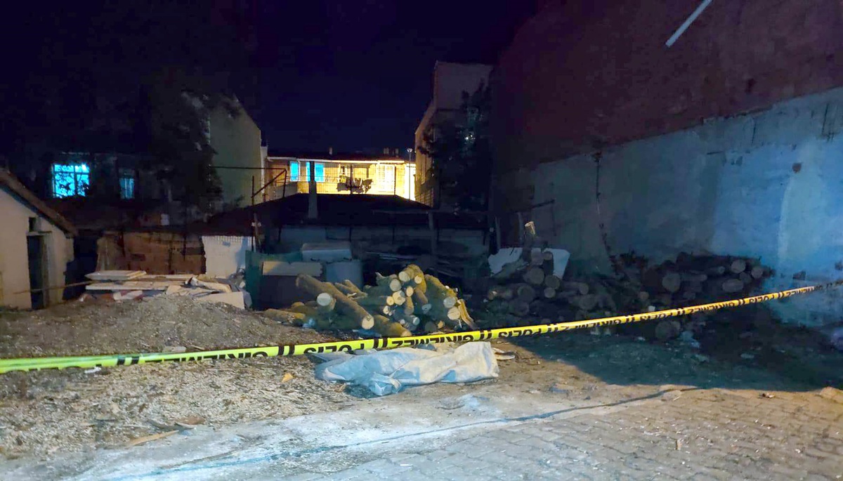 14 Yaşındaki Çocuk, Komşusunu Bıçakladı