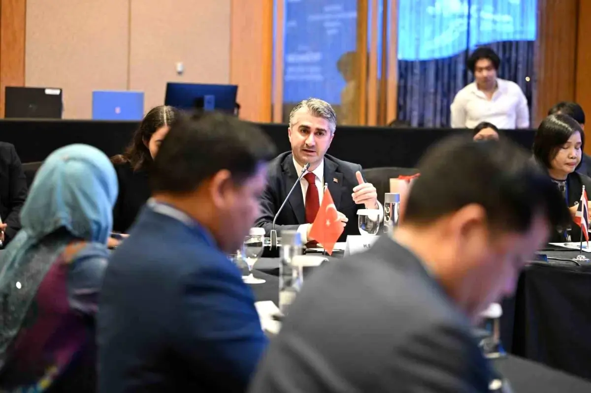 Tarıkdaroğlu\'ndan Sosyal Destek Vurgusu