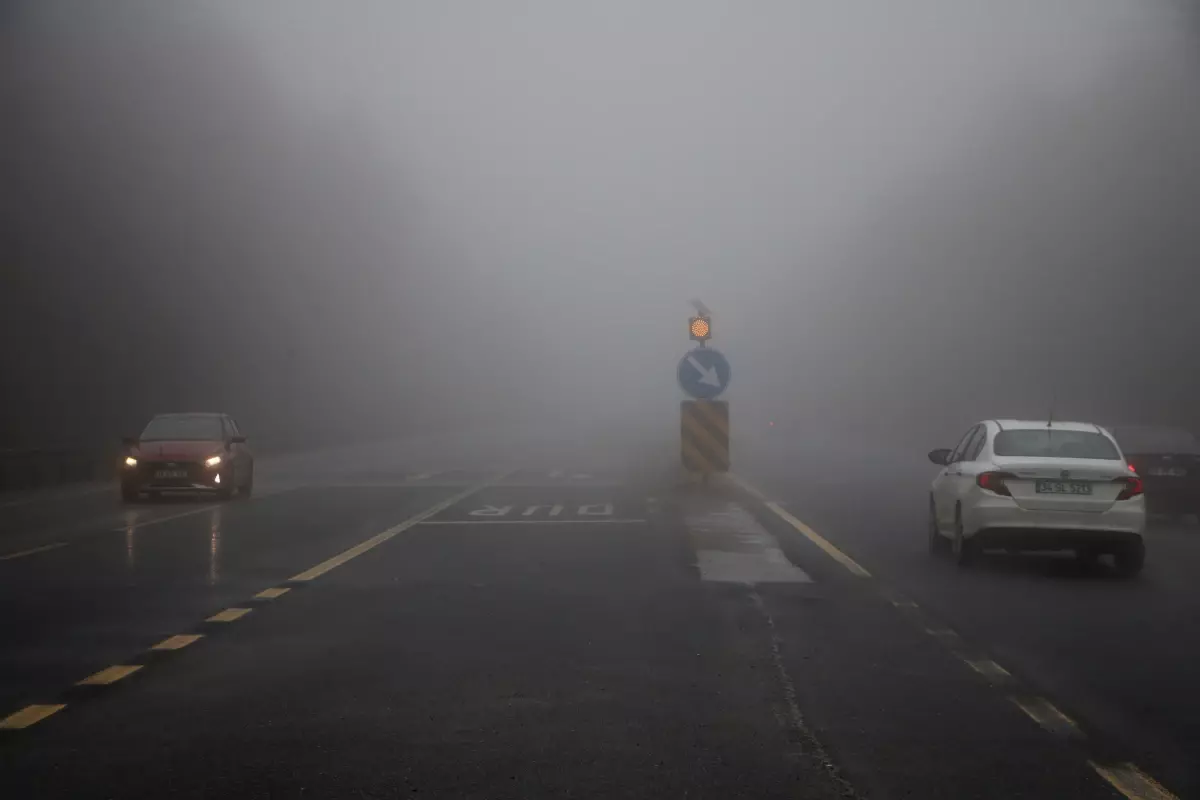 Bolu Dağı\'nda Yoğun Sis Görüş Mesafesini Düşürdü