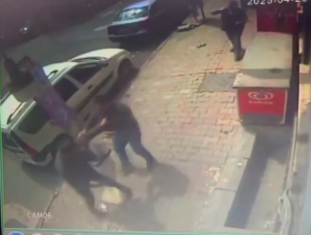 Esenyurt'ta kavgada husumetlisine ateş etti; yoldan geçeni öldürdü