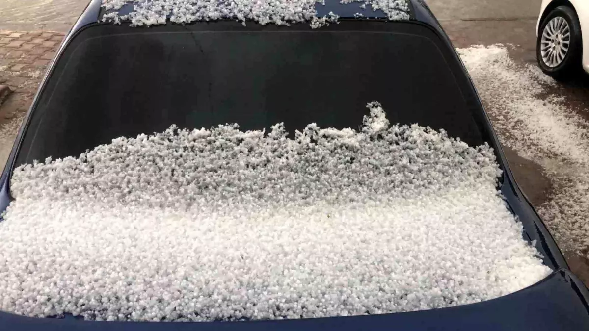 Kayseri\'de Aniden Dolu Yağışı