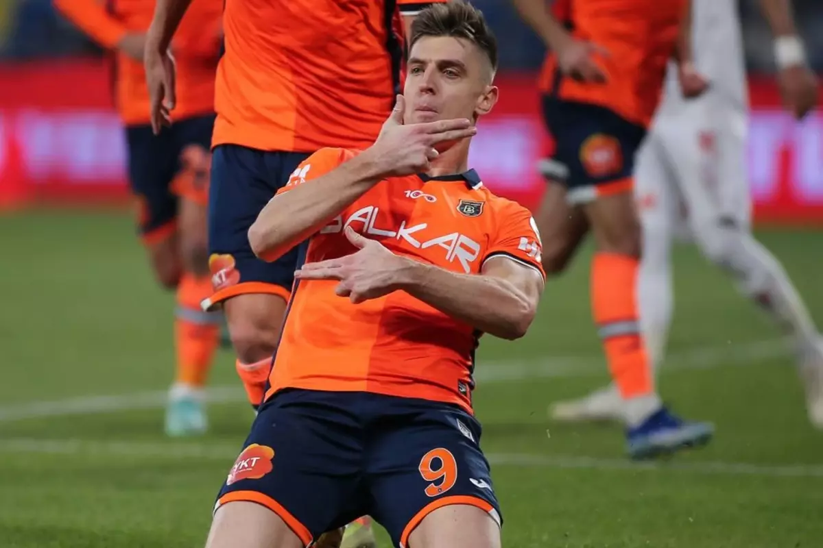 Kulüp tarihine geçen bonservis! Krzysztof Piatek Katar yolunda