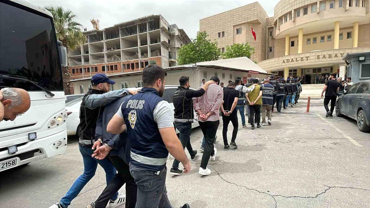 Şanlıurfa\'da \'Change\' Operasyonu: 15 Gözaltı
