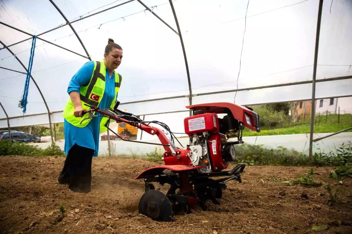 TİKA, Bosna Hersek\'teki Kadın Derneklerine Tarımsal Ekipman Desteği Sağladı