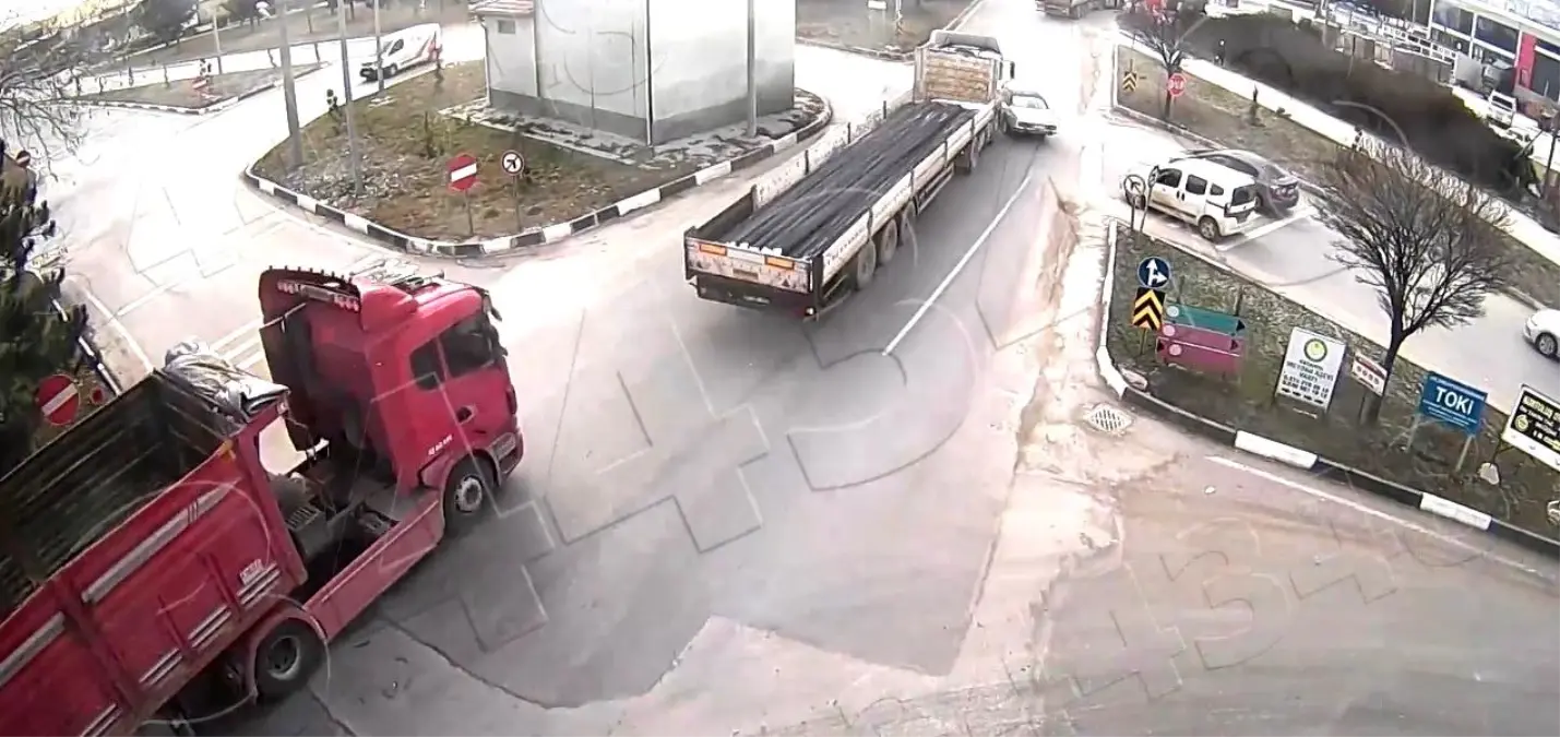 Kütahya\'da 4 Trafik Kazası Kameralarda