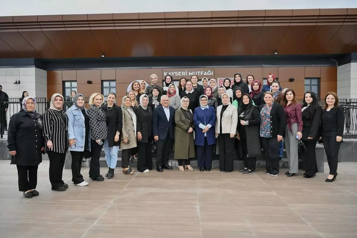 Başkan Büyükkılıç, kadınlarla Kayseri Mutfağı\'nda buluştu