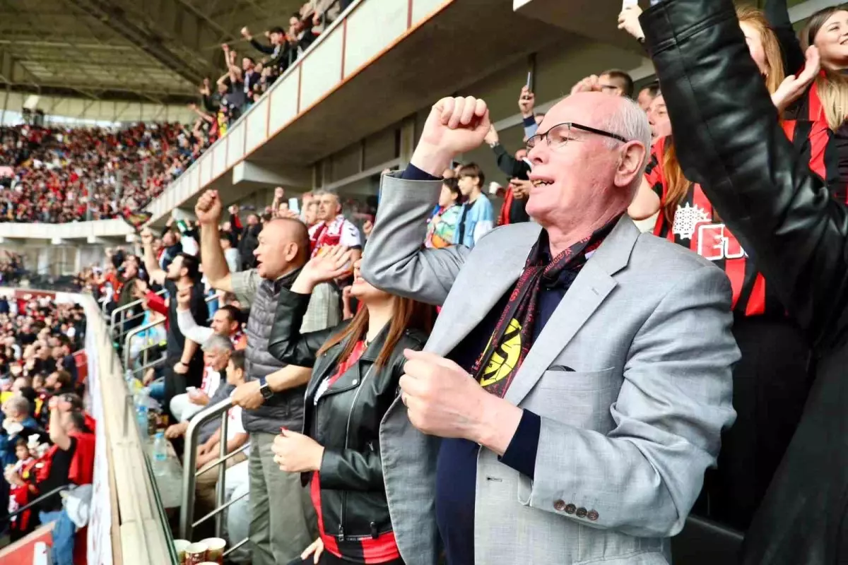 Başkan Kurt, Eskişehirspor\'un Kritik Maçını Tribünden İzleyecek