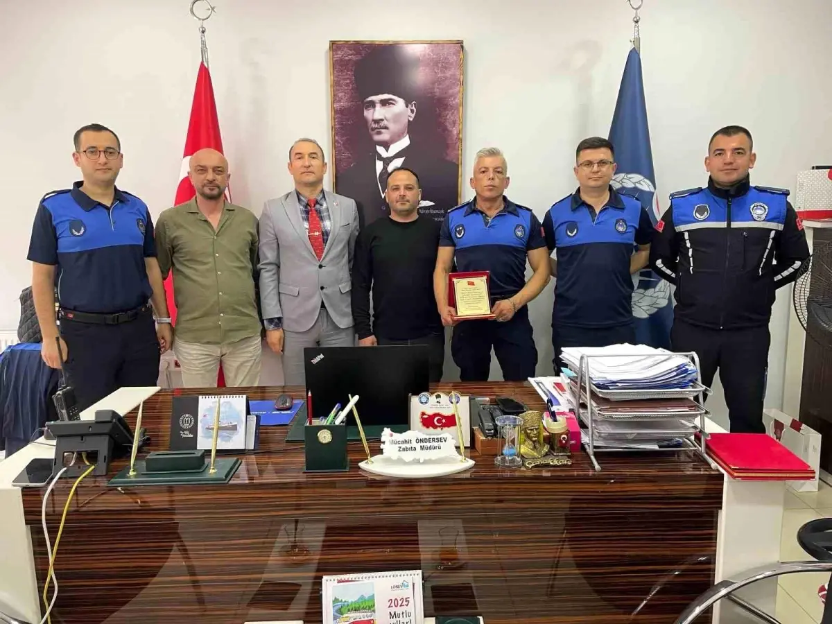 Bilecik\'te Zabıtalara Teşekkür Plaketi