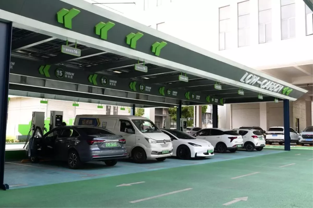 Çin\'in Elektrikli Araç Şarj İstasyonları Arttı
