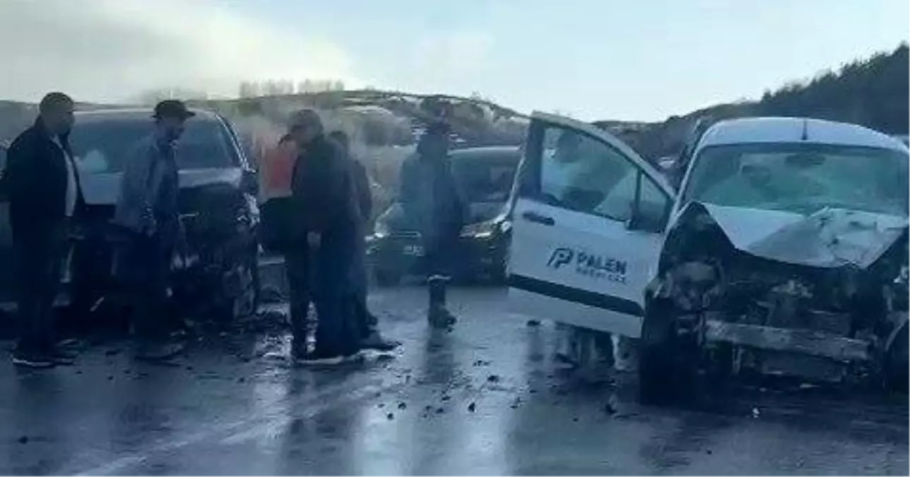 İspir\'de Trafik Kazası: 4 Yaralı