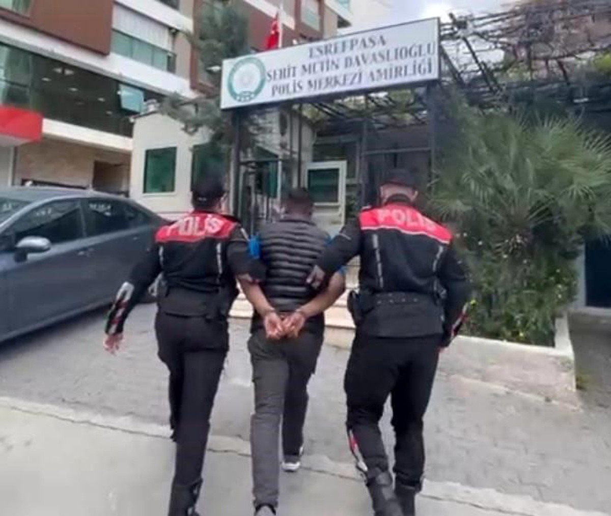 Yağmadan Aranan Hükümlü İzmir\'de Yakalandı