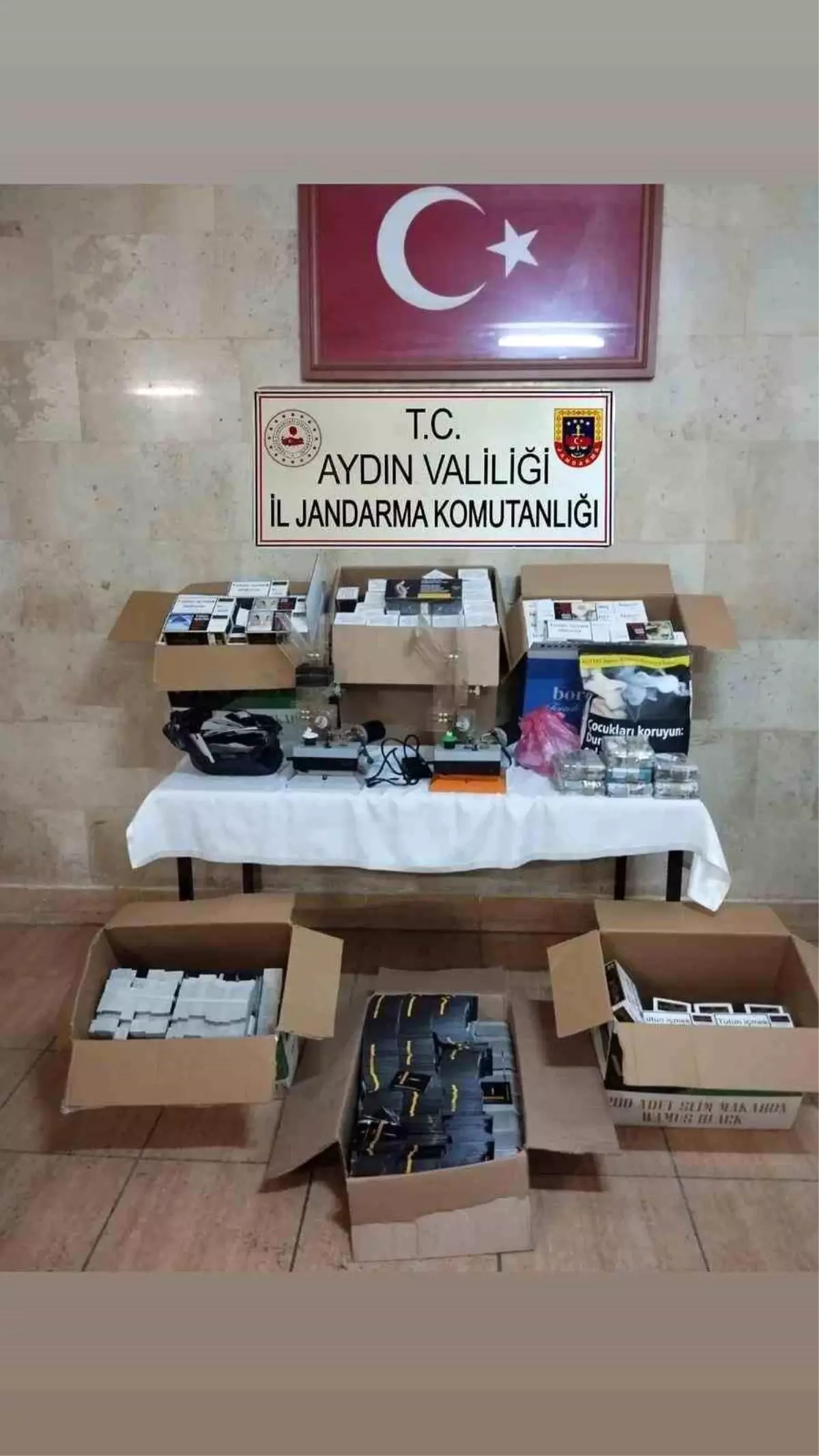 Aydın\'da 11 Bin Kaçak Makaron Ele Geçirildi