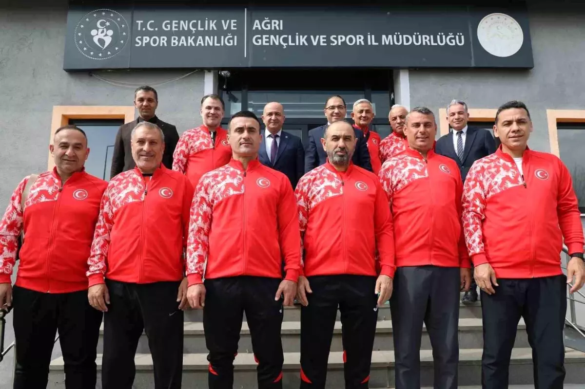 Karate Milli Takımı\'ndan Çelebi\'ye Ziyaret