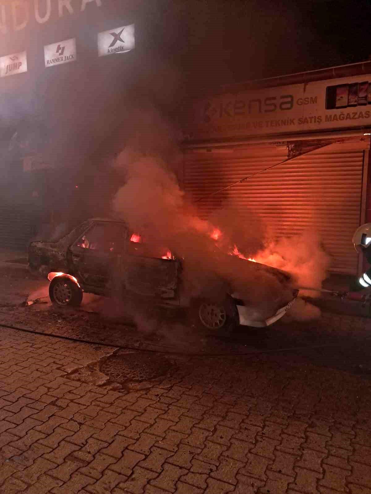Ereğli\'de 4 Araç Kundaklandı