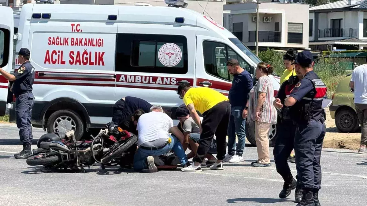 Kuşadası\'nda Motosiklet Kazası: 2 Yaralı