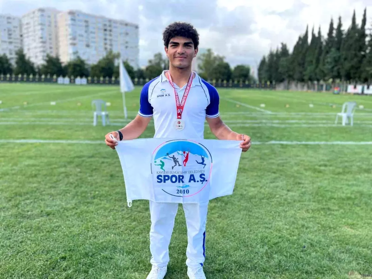 Kayseri Spor Kulübü\'nden Kutay Tek, Okçuluk Türkiye İkincisi Oldu