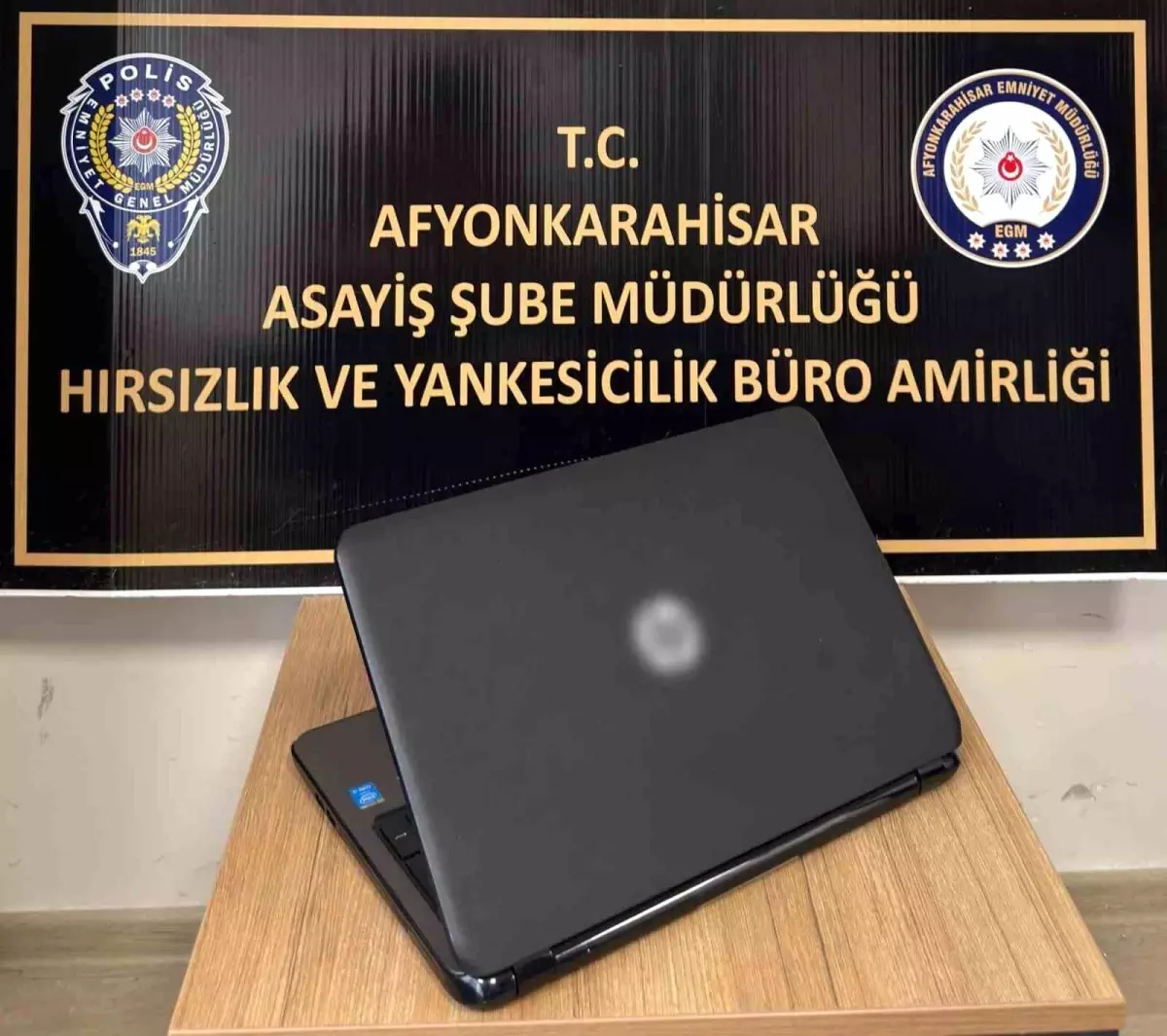 Afyon\'da Bilgisayar Hırsızı Yakalandı
