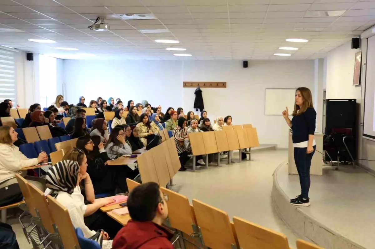 Düzce\'de Topluluk Önünde Konuşma Eğitimi