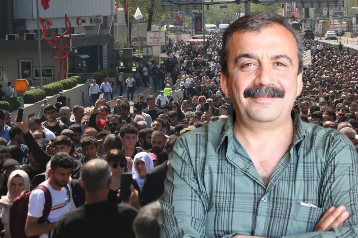 Binlerce kişi Sırrı Süreyya Önder için Levent\'e yürüdü