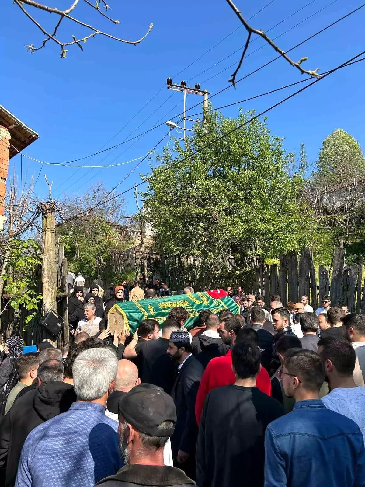 İnegöl\'de Feci Kaza, Genç Sürücü Hayatını Kaybetti