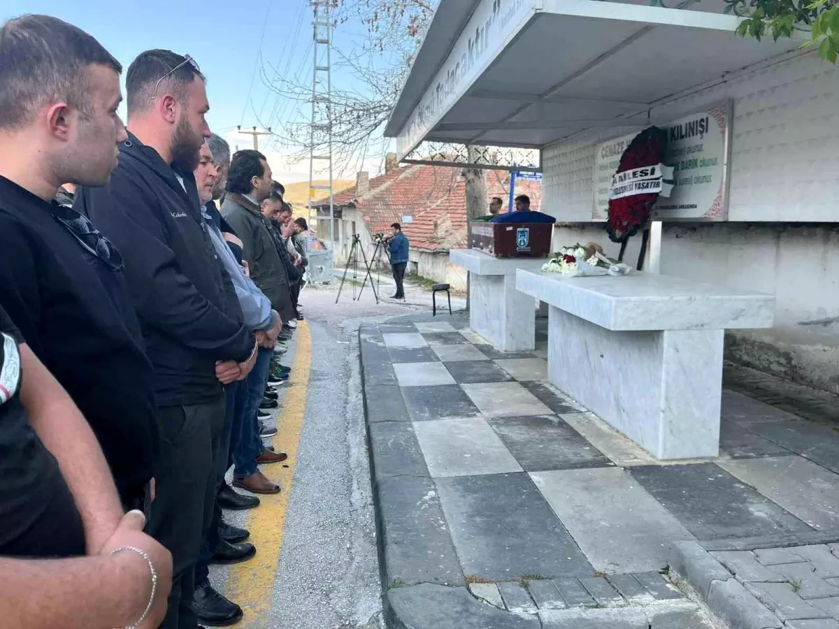 Çubuk\'ta Komşunun Saldırısında Hayatını Kaybeden Hatice Çınar Toprağa Verildi