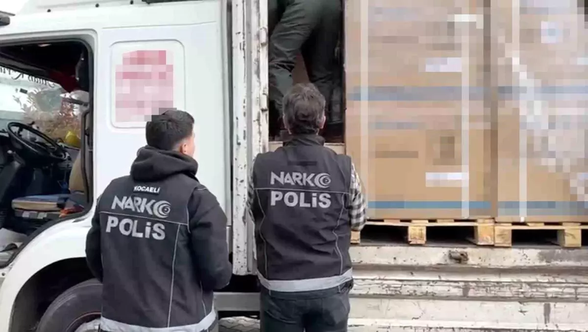 Kocaeli\'de Uyuşturucu Operasyonu: 397 Bin Hap Ele Geçirildi