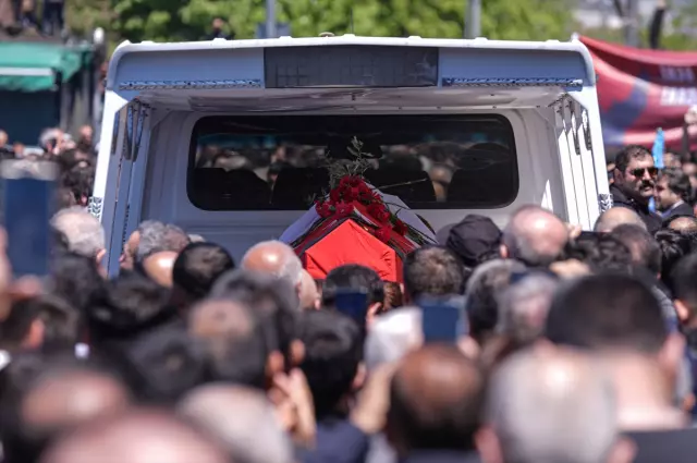 Önder'in cenaze namazını vasiyeti üzerine İhsan Eliaçık kıldırdı