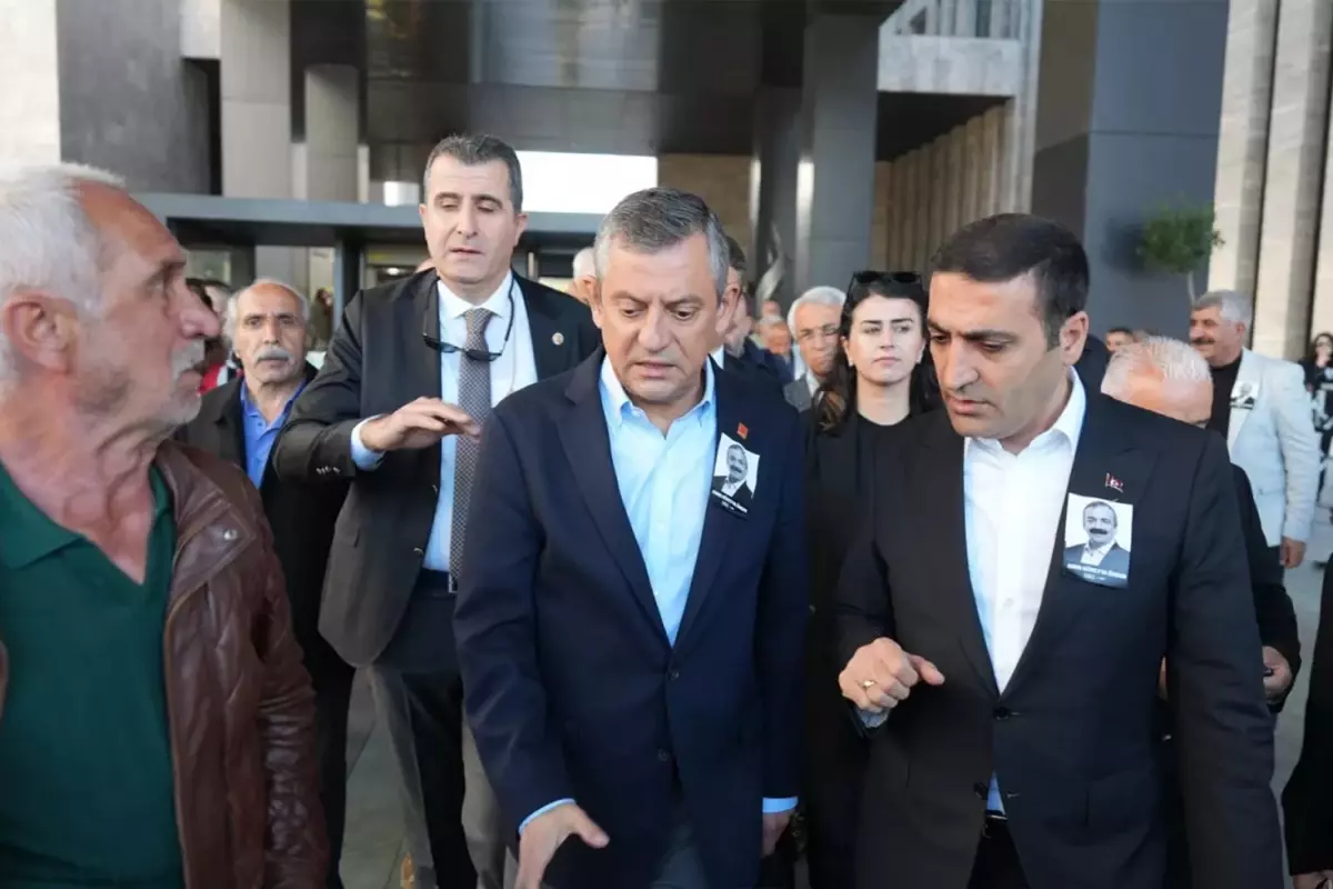 Saldırı sonrası Özgür Özel\'den yeni açıklama: Gün husumet, kin çıkarma günü değildir