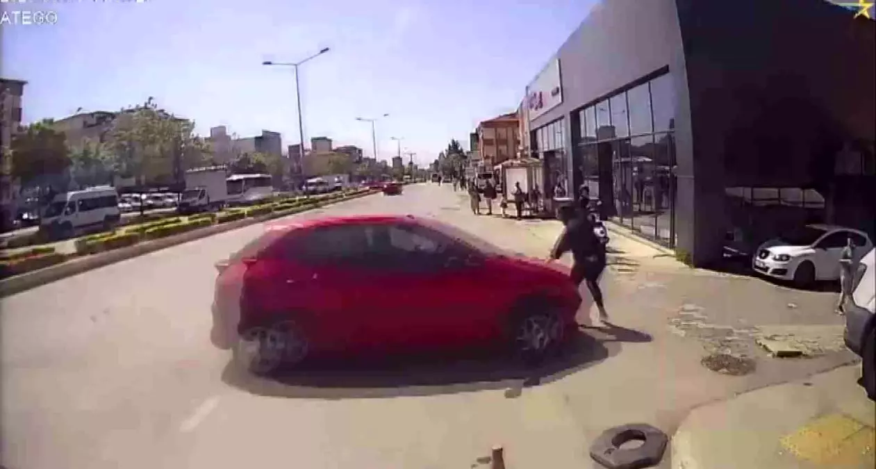 Ataşehir\'de Yaya Kazası: Zincirleme Çarpışma