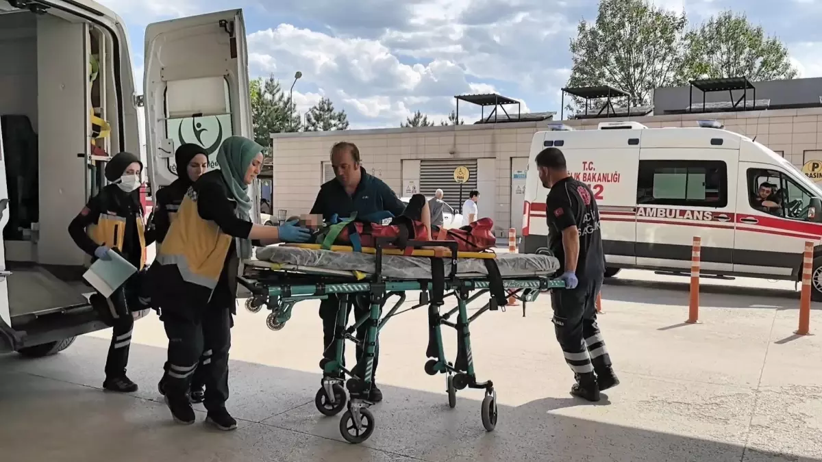 Balkondan Düşen Çocuk Yaralandı