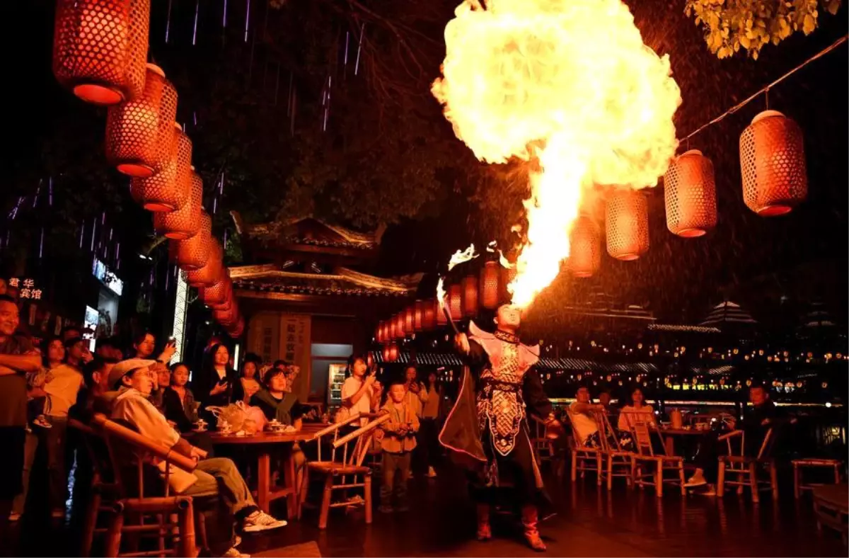 Çin\'de İşçi Bayramı\'nda 314 Milyon Seyahat