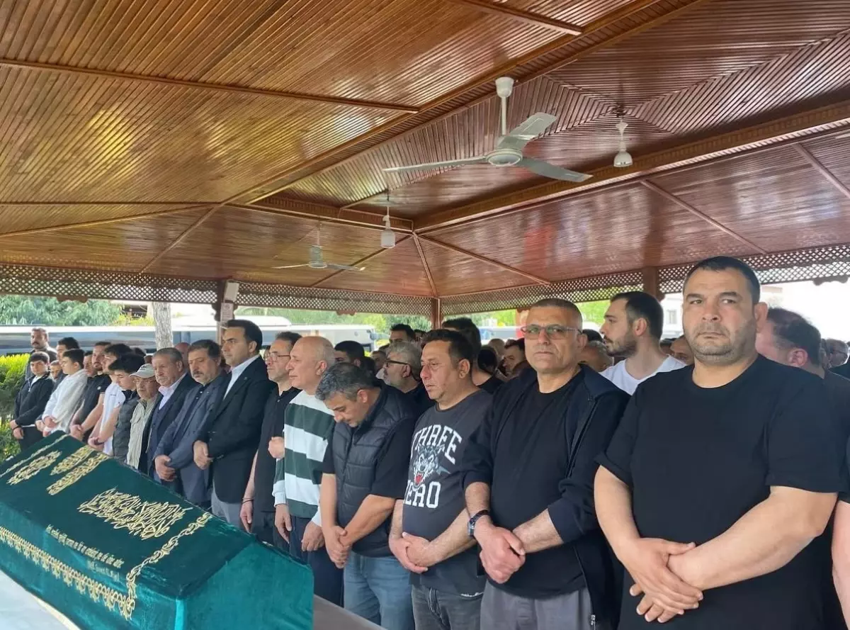 Beşiktaş\'ta Alkollü Sürücü Kaza Yaptı: 1 Ölü, 2 Yaralı