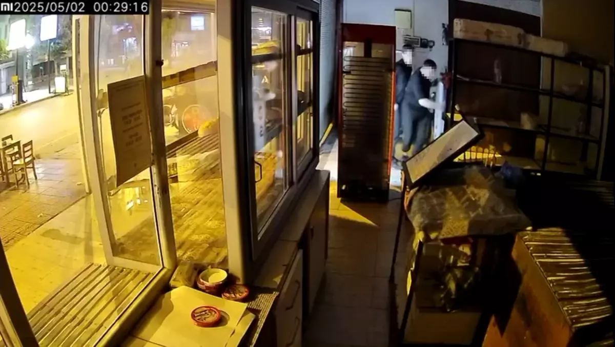 Adana\'da Havaya Ateş Açan İki Genç Gözaltına Alındı