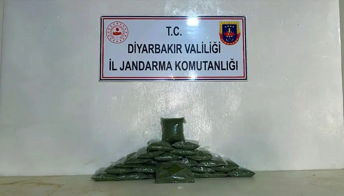 Diyarbakır\'da 77 Kilo Esrar Ele Geçirildi