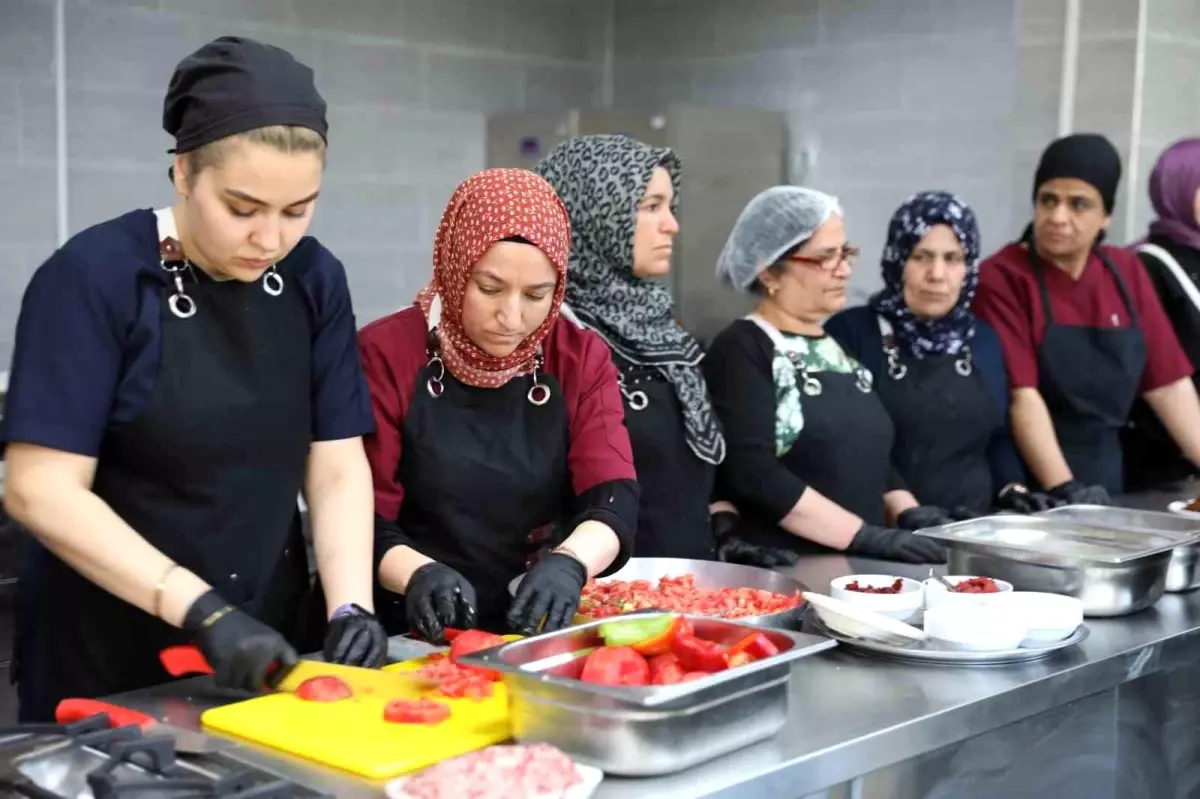 Siverek\'te Kadınlara Yönelik Gastronomi ve Girişimcilik Merkezi Açıldı