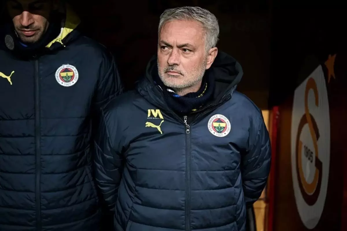 Jose Mourinho Fenerbahçe\'den gidiyor! İşte yerine gelebilecek iki aday