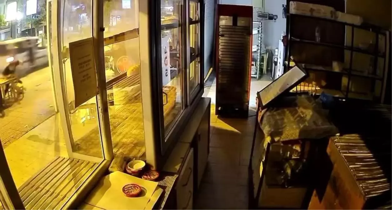 Adana\'da Gençlerin Ateş Açma Olayı