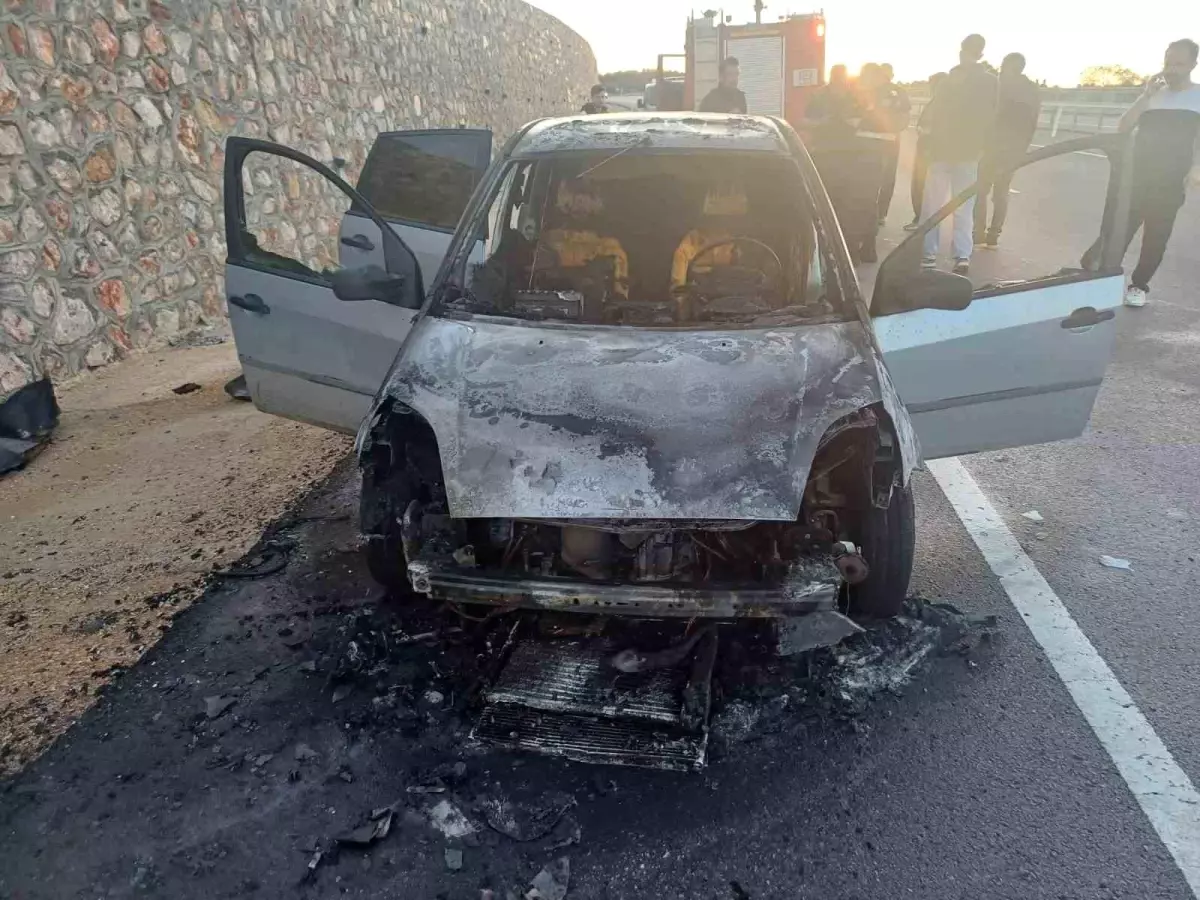 Bilecik\'te Seyir Halindeki Araçta Yangın Çıktı