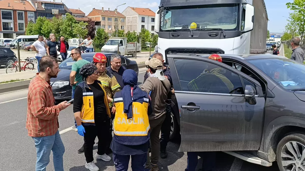 İnegöl\'de TIR-Cip Kazası: 1 Yaralı