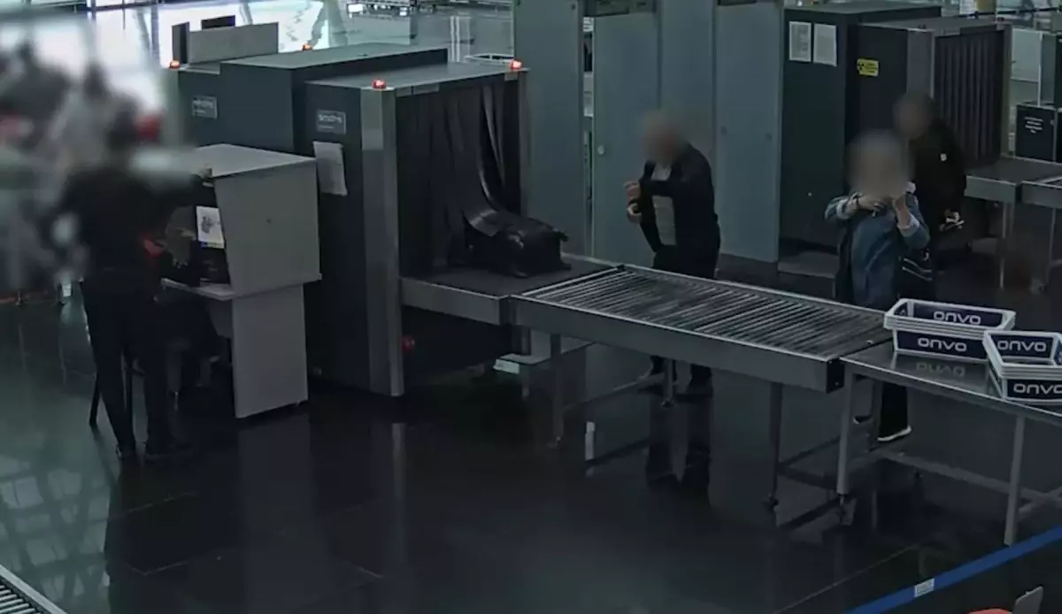 İzmir\'de Tarihi Eser Kaçakçılığı Operasyonu